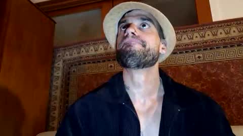 Snapshot of maxpac_rocco chatting on 09.10.25 Luca Dominus online show from 09.10.25