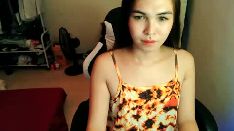 Snapshot of maxpaynx_ chatting on 06.11.26 Sol online show from 06.11.26
