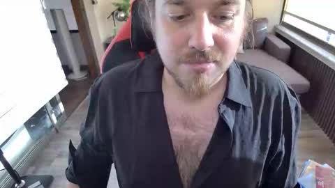 Snapshot of maxredz chatting on 02.25.26 Max online show from 02.25.26