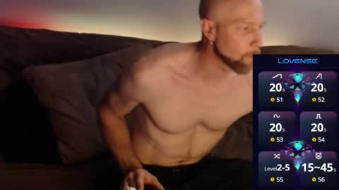 Snapshot of maxrouger chatting on 11.16.25 MaxRouger online show from 11.16.25