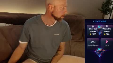 Snapshot of maxrouger chatting on 11.19.25 MaxRouger online show from 11.19.25