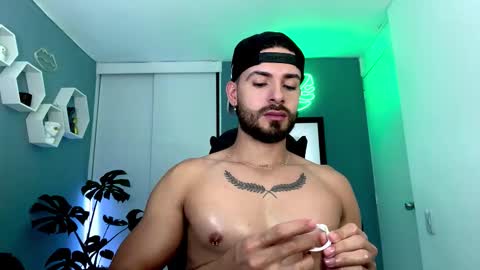 Snapshot of maxtowers chatting on 11.13.25 Maxi online show from 11.13.25