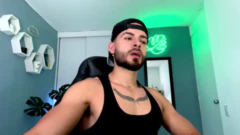 Snapshot of maxtowers chatting on 11.15.25 Maxi online show from 11.15.25