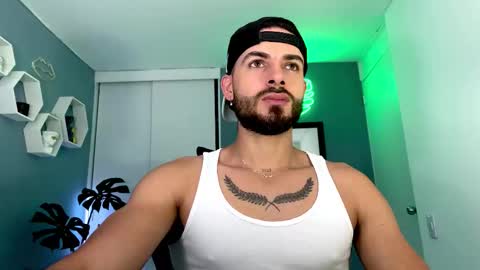 Snapshot of maxtowers chatting on 11.21.25 Maxi online show from 11.21.25