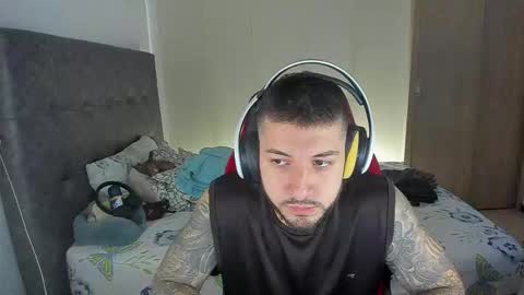 maxvibe_ online show from 10.31.25