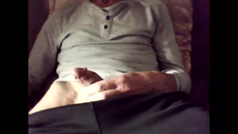 Snapshot of maxxoufr chatting on 11.23.25 maxxoufr online show from 11.23.25