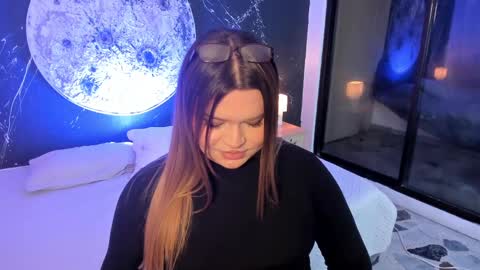 Maxine Minx online show from 10.09.25