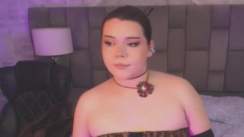 Maxine Minx online show from 11.29.25