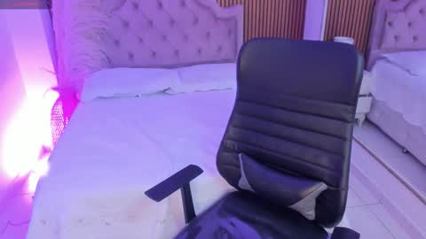 Maxine Minx online show from 03.20.26