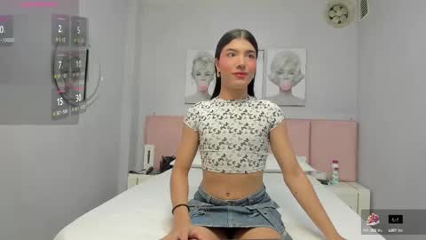 Snapshot of may_fox06 chatting on 03.01.25 MAY online show from 03.01.25