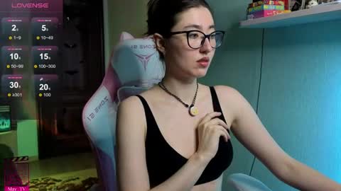 Snapshot of may_may_moon chatting on 07.02.26 may_may_moon online show from 07.02.26