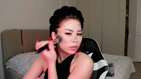 Mia online show from 02.12.26