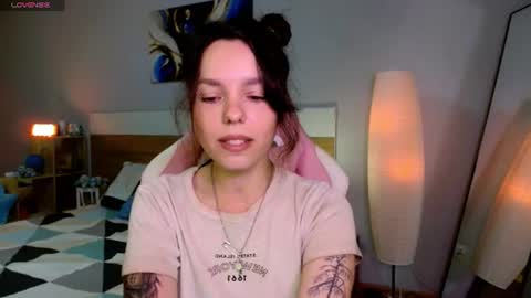 Snapshot of maya_hansen chatting on 07.04.26 MAYA online show from 07.04.26