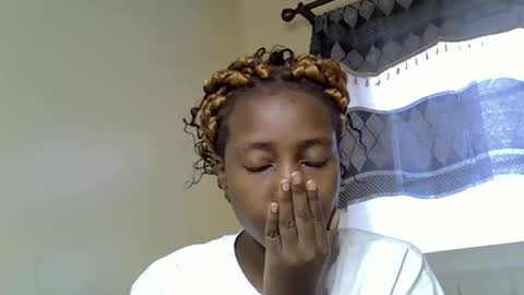 Snapshot of maya_melody chatting on 01.11.26 maya_melody online show from 01.11.26