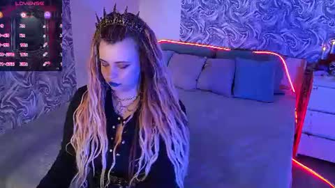 Maya Mils online show from 07.04.26