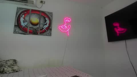 Snapshot of maya_nova1 chatting on 02.01.26 maya_nova1 online show from 02.01.26