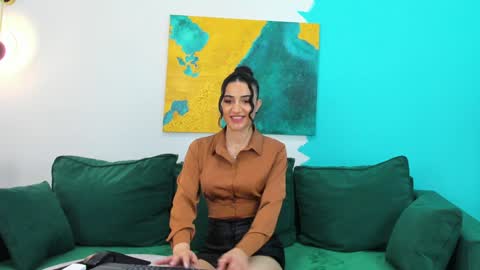 Snapshot of maya_rogerss chatting on 01.27.25 Maya online show from 01.27.25