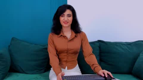 Snapshot of maya_rogerss chatting on 02.02.25 Maya online show from 02.02.25