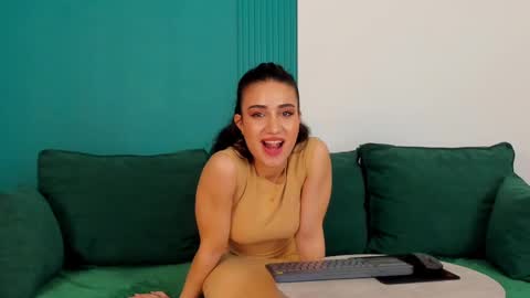 Snapshot of maya_rogerss chatting on 02.19.25 Maya online show from 02.19.25