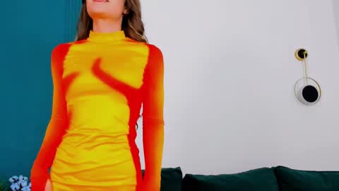 Snapshot of maya_rogerss chatting on 03.08.25 Maya online show from 03.08.25