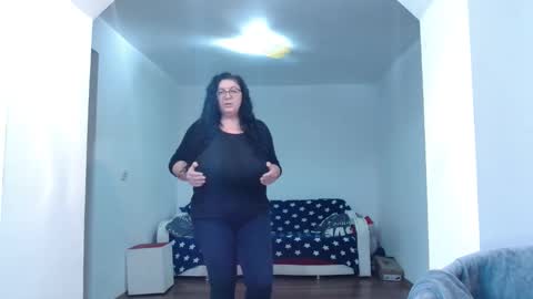 Snapshot of mayabbw50tits chatting on 01.08.26 Maya online show from 01.08.26