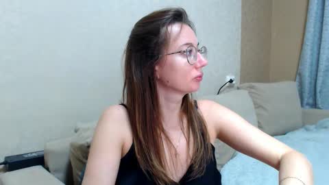 Snapshot of mayacateyes chatting on 03.27.26 Maya online show from 03.27.26