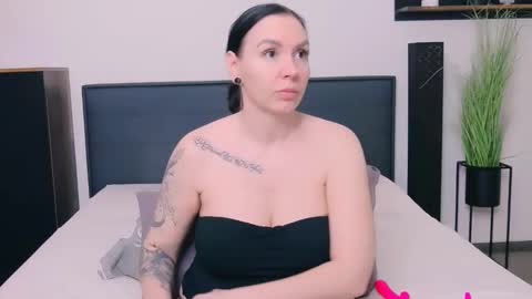 Snapshot of mayacruise chatting on 02.20.26 MayaCruise online show from 02.20.26