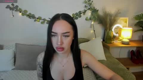 Snapshot of mayaglamourr chatting on 06.16.26 mayaglamourr online show from 06.16.26