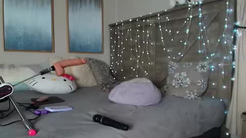 Snapshot of mayamercixoxo chatting on 12.23.24 MayaMerci online show from 12.23.24