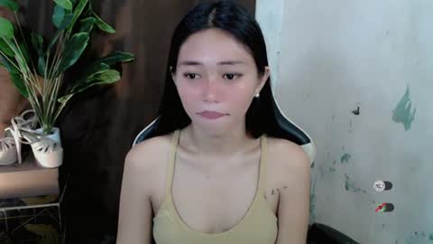 Snapshot of mayasally_ chatting on 06.24.26 mayasally_ online show from 06.24.26