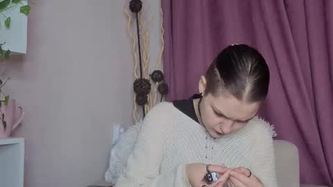 Snapshot of maybellspitz chatting on 01.06.26 Lalli online show from 01.06.26