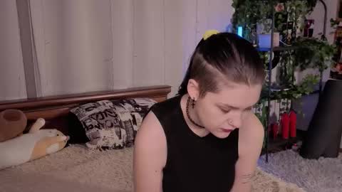 Snapshot of maybellspitz chatting on 01.13.26 Lalli online show from 01.13.26