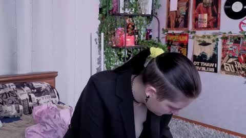 Snapshot of maybellspitz chatting on 01.15.26 Lalli online show from 01.15.26