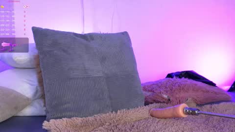 Snapshot of maykka chatting on 03.08.26 Mayka online show from 03.08.26