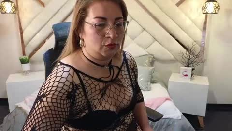 Mailyn online show from 02.17.25