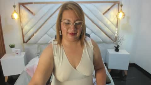 Mailyn online show from 03.12.25