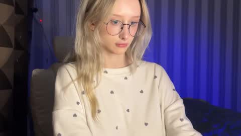 mayvi_cold online show from 02.20.25