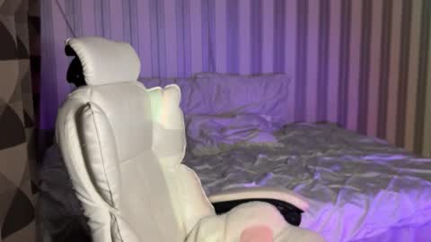 mayvi_cold online show from 10.12.25