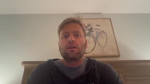 Snapshot of mbnc chatting on 09.25.25 lol online show from 09.25.25