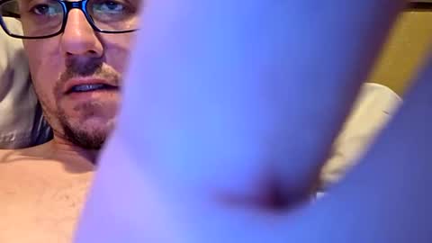 Snapshot of mclovinmackay chatting on 10.25.25 mclovinmackay online show from 10.25.25