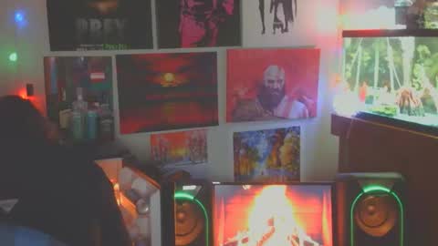 Snapshot of mdtpoker chatting on 10.19.25 Poker online show from 10.19.25