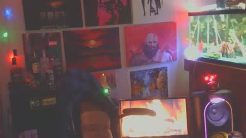 Snapshot of mdtpoker chatting on 10.29.25 Poker online show from 10.29.25