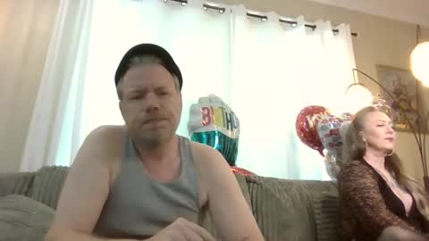 Snapshot of me2283 chatting on 05.29.26 me2283 online show from 05.29.26