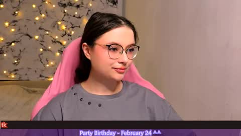 Snapshot of me_hanna chatting on 02.23.25 Hanna online show from 02.23.25