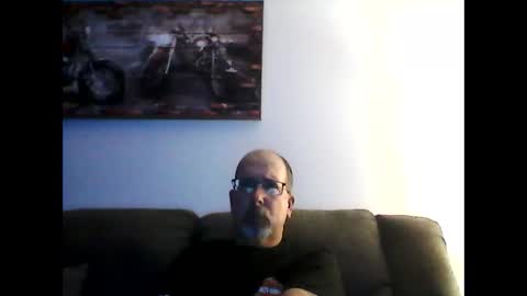 Snapshot of meathome3 chatting on 01.10.25 me at home online show from 01.10.25