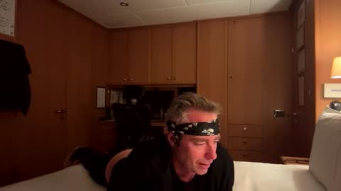 Snapshot of meau_lest chatting on 10.31.25 Meau Lest online show from 10.31.25