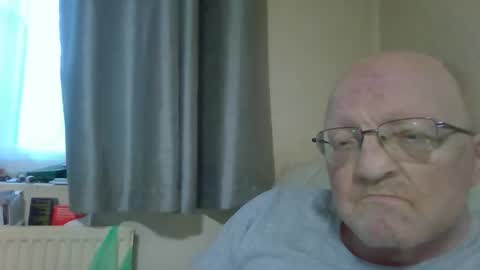 Snapshot of mecos539 chatting on 04.22.26 mecos539 online show from 04.22.26