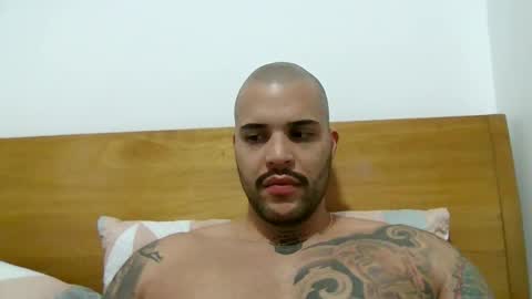 Snapshot of medellindrak chatting on 01.08.25 filippoae online show from 01.08.25