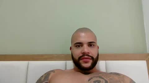 Snapshot of medellindrak chatting on 10.12.25 filippoae online show from 10.12.25