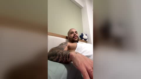 Snapshot of medellindrak chatting on 02.08.26 filippoae online show from 02.08.26